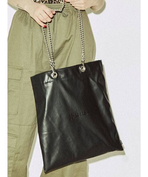 jouetie（ジュエティ）の「jouetieカラートート【A4サイズ/フェイクレザー】（トートバッグ・レディース・ブラック/ピンク/オフホワイト/パープル/ブラウン/グリーン/シルバー・FREE）」の3枚目の写真