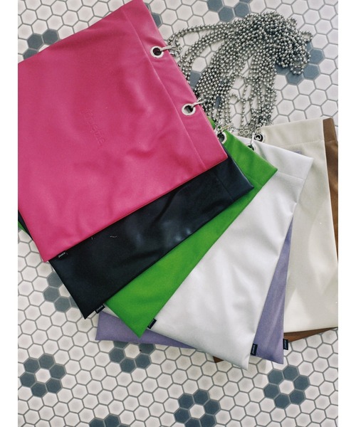 jouetie（ジュエティ）の「jouetieカラートート【A4サイズ/フェイクレザー】（トートバッグ・レディース・ブラック/ピンク/オフホワイト/パープル/ブラウン/グリーン/シルバー・FREE）」の6枚目の写真