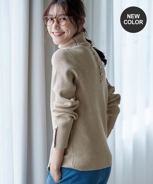 Tiaclasse（ティアクラッセ）の「タートルボタンニットトップス（ニット/セーター・レディース・ピンク/ブラック/オフホワイト/ターコイズブルー/パープル/ブルー/ベージュ・L/M）」の3枚目の写真