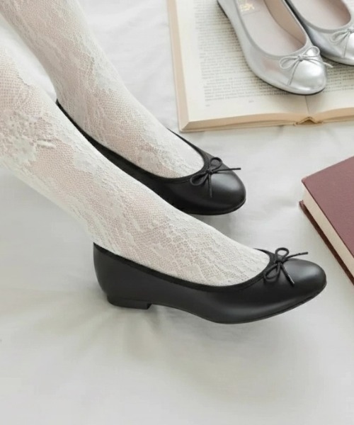 Launa lea ballet(ラウナレア バレエ)の「【レイン対応】 ラウンドトゥバレエシューズ(RB1001A)(バレエシューズ・レディース・ブラック/ネイビー/シルバー/ホワイト/レッド/ライトブルー/ベージュ/イエロー・22.5cm/23.5cm/24.5cm/25.5cm/23.0cm/24.0cm/25.0cm/26.0cm/21.5cm/22.0cm)」の17枚目の写真