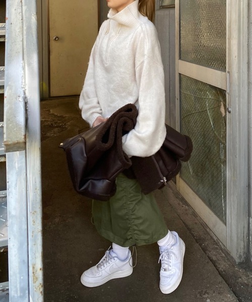 SHAGGIE（シャギー）の「モヘアライクハーフジップオーバーニット（ニット/セーター・レディース・ナチュラル/ブラック/ピンク/ネイビー・FREE）」の5枚目の写真