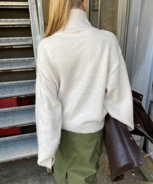 SHAGGIE（シャギー）の「モヘアライクハーフジップオーバーニット（ニット/セーター・レディース・ナチュラル/ブラック/ピンク/ネイビー・FREE）」の10枚目の写真