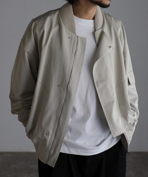 CREARE -LINO-（クレアーレリノ）の「オーバーサイズ ルーズ MA-1ブルゾン<ユニセックス>（MA-1・メンズ・ブラック/シルバーグレー・M/L）」の10枚目の写真