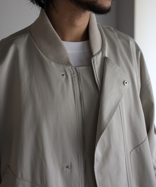 CREARE -LINO-（クレアーレリノ）の「オーバーサイズ ルーズ MA-1ブルゾン<ユニセックス>（MA-1・メンズ・ブラック/シルバーグレー・M/L）」の19枚目の写真