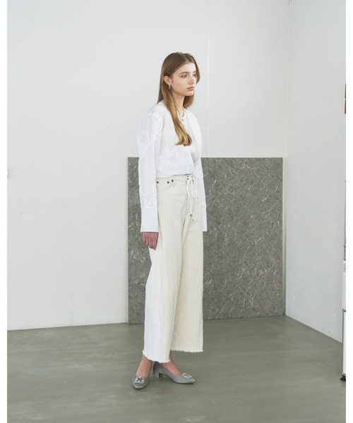 Emma Francis(エマフランシス)の「ポインテッドトゥ 3cmヒール ビジューバックル サテンパンプス(バレエシューズ・レディース・パープル/ベージュ/チャコールグレー/ブラック/ブラウン/ホワイト/グレー・22.0cm/22.5cm/23.0cm/23.5cm/24.0cm/24.5cm/25.0cm)」の20枚目の写真
