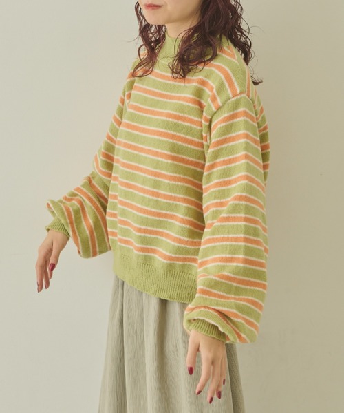 MERLOT(メルロー)の「マルチカラーハイネックボーダーニット(ニット/セーター・レディース・グリーン/ピンク/イエロー・FREE)」の6枚目の写真