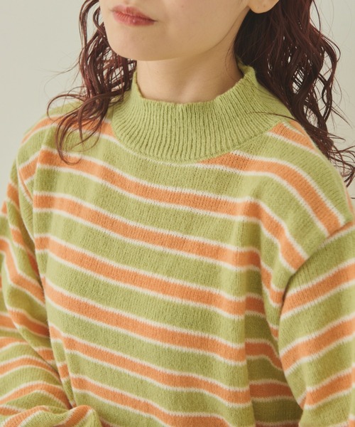 MERLOT(メルロー)の「マルチカラーハイネックボーダーニット(ニット/セーター・レディース・グリーン/ピンク/イエロー・FREE)」の4枚目の写真