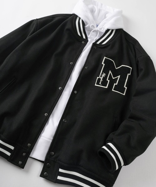 make a ray!(メイク ア レイ!)の「ワンポイント カレッジサガラ刺繍 メルトンスタジャン/ ビッグシルエット(スタジャン・メンズ・ブラック/ネイビー/グリーン/ブラック系その他・M/L/XL)」の2枚目の写真
