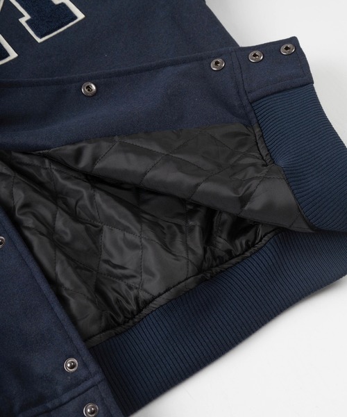 make a ray!(メイク ア レイ!)の「ワンポイント カレッジサガラ刺繍 メルトンスタジャン/ ビッグシルエット(スタジャン・メンズ・ブラック/ネイビー/グリーン/ブラック系その他・M/L/XL)」の11枚目の写真