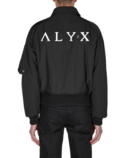 1017 ALYX 9SM（アリクス）の「ARCH LOGO BOMBER JACKET（ブルゾン・メンズ・ブラック・M/L/XL）」の7枚目の写真