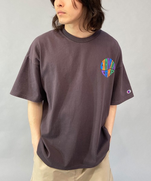 Champion(チャンピオン)の「CHAMPION/チャンピオン ヘビーウェイト/ルーズフィット ワンポイントロゴデザイン ショートスリーブTシャツ/半袖Tシャツ C3-X307(Tシャツ/カットソー・メンズ・グレー/ホワイト/ブラック・XL/L/M)」の2枚目の写真