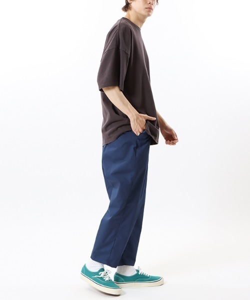 Champion(チャンピオン)の「CHAMPION/チャンピオン ヘビーウェイト/ルーズフィット ワンポイントロゴデザイン ショートスリーブTシャツ/半袖Tシャツ C3-X307(Tシャツ/カットソー・メンズ・グレー/ホワイト/ブラック・XL/L/M)」の4枚目の写真