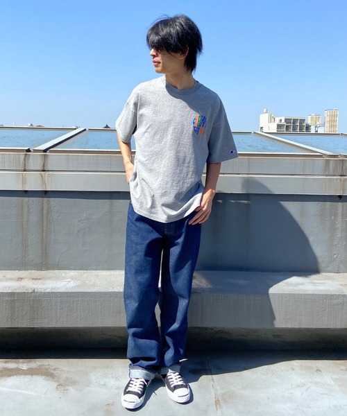 Champion(チャンピオン)の「CHAMPION/チャンピオン ヘビーウェイト/ルーズフィット ワンポイントロゴデザイン ショートスリーブTシャツ/半袖Tシャツ C3-X307(Tシャツ/カットソー・メンズ・グレー/ホワイト/ブラック・XL/L/M)」の15枚目の写真