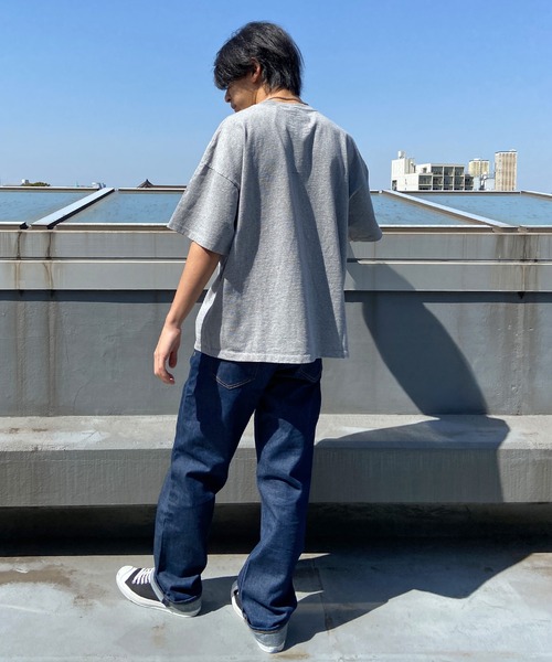 Champion(チャンピオン)の「CHAMPION/チャンピオン ヘビーウェイト/ルーズフィット ワンポイントロゴデザイン ショートスリーブTシャツ/半袖Tシャツ C3-X307(Tシャツ/カットソー・メンズ・グレー/ホワイト/ブラック・XL/L/M)」の14枚目の写真