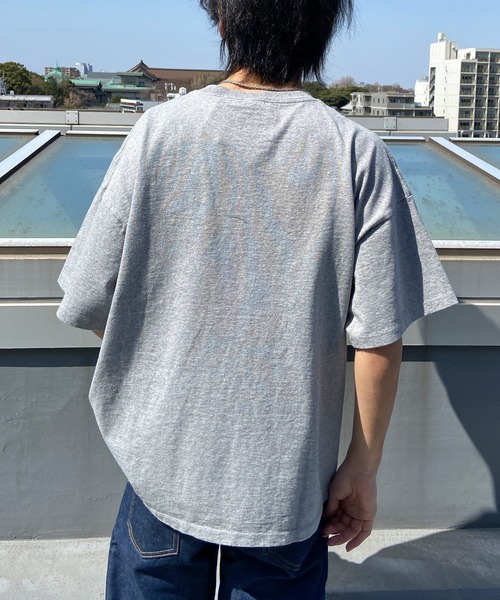 Champion(チャンピオン)の「CHAMPION/チャンピオン ヘビーウェイト/ルーズフィット ワンポイントロゴデザイン ショートスリーブTシャツ/半袖Tシャツ C3-X307(Tシャツ/カットソー・メンズ・グレー/ホワイト/ブラック・XL/L/M)」の16枚目の写真