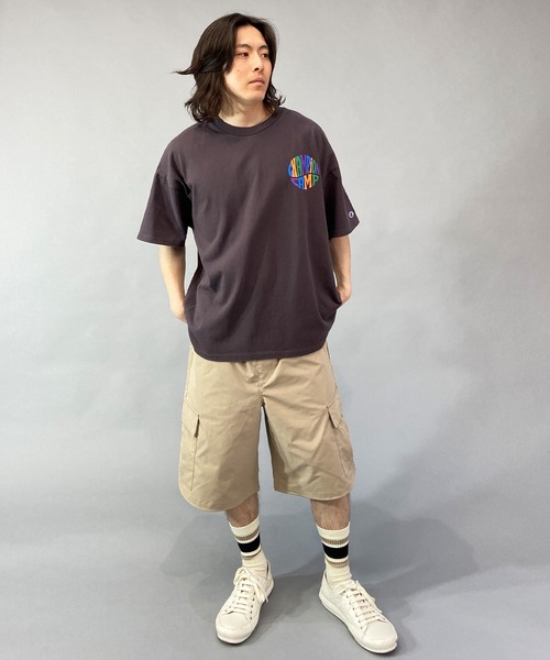 Champion(チャンピオン)の「CHAMPION/チャンピオン ヘビーウェイト/ルーズフィット ワンポイントロゴデザイン ショートスリーブTシャツ/半袖Tシャツ C3-X307(Tシャツ/カットソー・メンズ・グレー/ホワイト/ブラック・XL/L/M)」の11枚目の写真