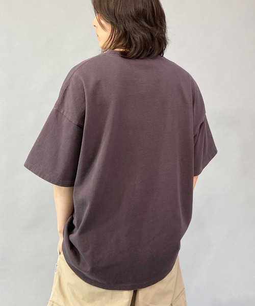 Champion(チャンピオン)の「CHAMPION/チャンピオン ヘビーウェイト/ルーズフィット ワンポイントロゴデザイン ショートスリーブTシャツ/半袖Tシャツ C3-X307(Tシャツ/カットソー・メンズ・グレー/ホワイト/ブラック・XL/L/M)」の12枚目の写真