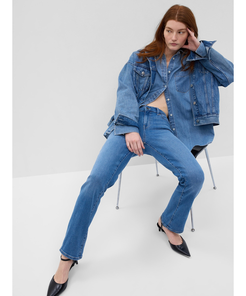 GAP（ギャップ）の「ウォッシュウェル ミッドライズ クラシック ストレートデニム（デニムパンツ・レディース・ブルー・23/27/24/29/26/30/25/28）」の4枚目の写真