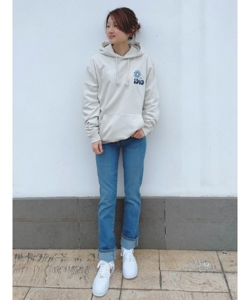 GAP（ギャップ）の「ウォッシュウェル ミッドライズ クラシック ストレートデニム（デニムパンツ・レディース・ブルー・23/27/24/29/26/30/25/28）」の6枚目の写真