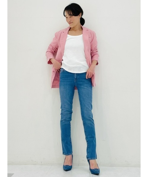 GAP（ギャップ）の「ウォッシュウェル ミッドライズ クラシック ストレートデニム（デニムパンツ・レディース・ブルー・23/27/24/29/26/30/25/28）」の7枚目の写真
