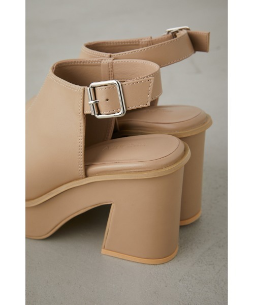 AZUL by moussy（アズールバイマウジー）の「CENTER STITCH BOOTIE SANDALS/センターステッチブーティーサンダル（サンダル・レディース・ライトベージュ/ブラック・LARGE/LL/MEDIUM/SMALL）」の14枚目の写真