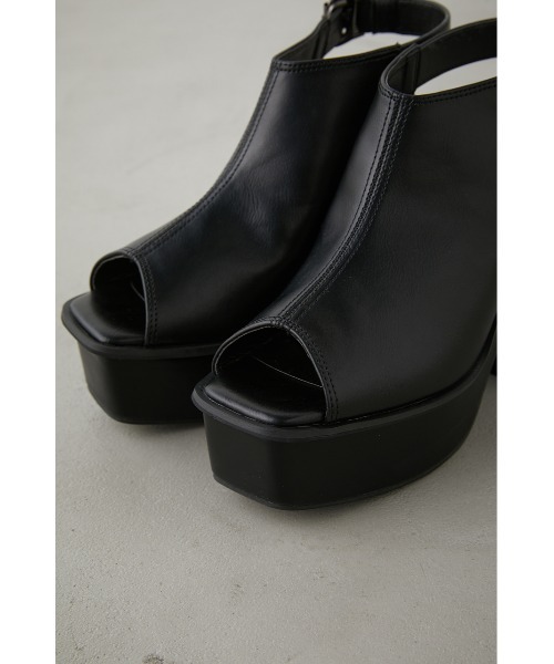 AZUL by moussy（アズールバイマウジー）の「CENTER STITCH BOOTIE SANDALS/センターステッチブーティーサンダル（サンダル・レディース・ライトベージュ/ブラック・LARGE/LL/MEDIUM/SMALL）」の7枚目の写真