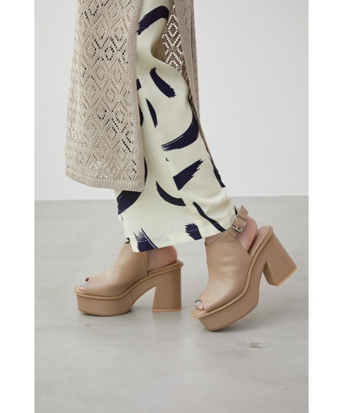 AZUL by moussy（アズールバイマウジー）の「CENTER STITCH BOOTIE SANDALS/センターステッチブーティーサンダル（サンダル・レディース・ライトベージュ/ブラック・LARGE/LL/MEDIUM/SMALL）」の18枚目の写真