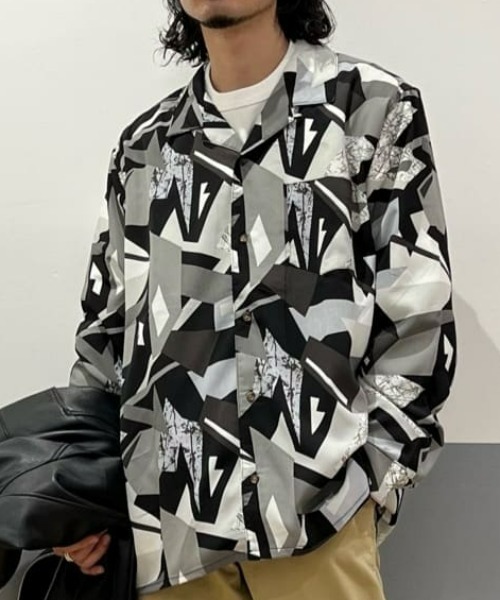 PLUS ONE(プラスワン)の「【PLUS ONE】総柄シャツ(シャツ/ブラウス・メンズ・ホワイト/ブラック/ネイビー・M/L/XL)」の3枚目の写真