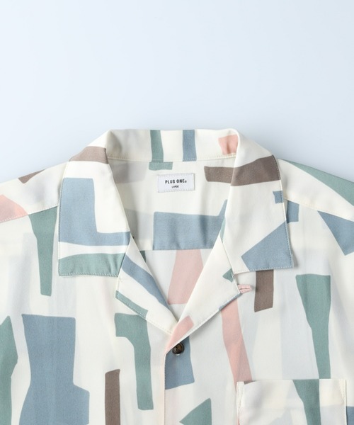 PLUS ONE(プラスワン)の「【PLUS ONE】総柄シャツ(シャツ/ブラウス・メンズ・ホワイト/ブラック/ネイビー・M/L/XL)」の4枚目の写真