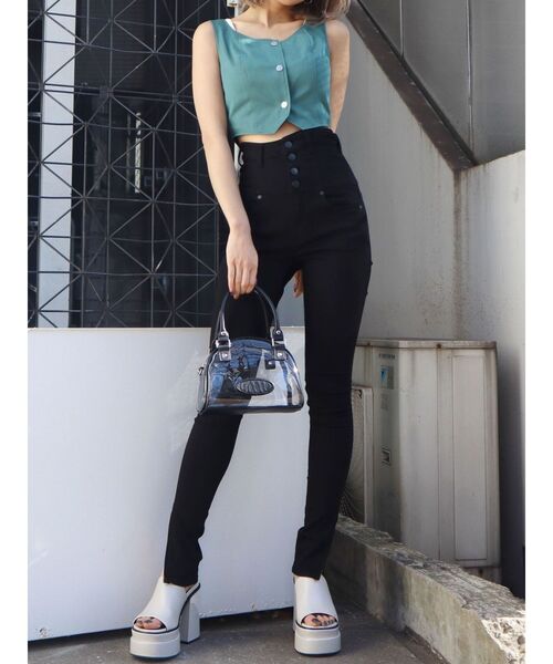 EMODA(エモダ)の「フロントボタントップ(キャミソール・レディース・ブラック/グリーン/アイボリー・FREE)」の15枚目の写真