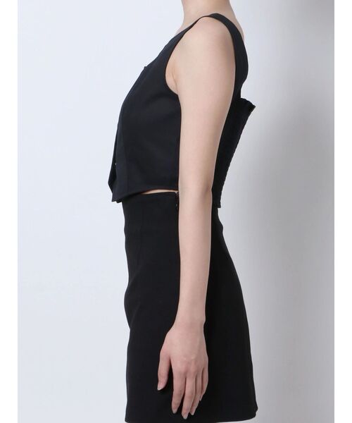 EMODA(エモダ)の「フロントボタントップ(キャミソール・レディース・ブラック/グリーン/アイボリー・FREE)」の13枚目の写真