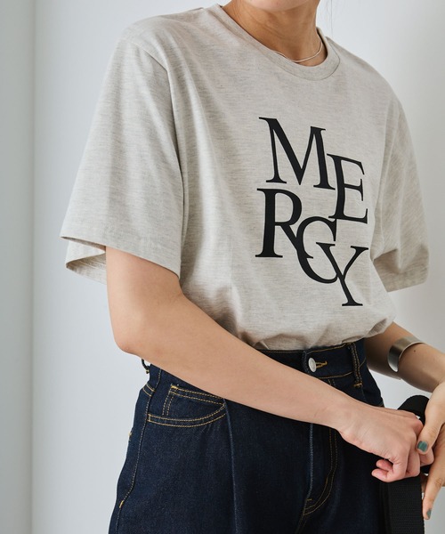 forksy.(フォルクシー)の「【forksy.】ロゴグラフィックTシャツ(Tシャツ/カットソー・レディース・オフホワイト/オートミール/ネイビー・FREE)」の2枚目の写真