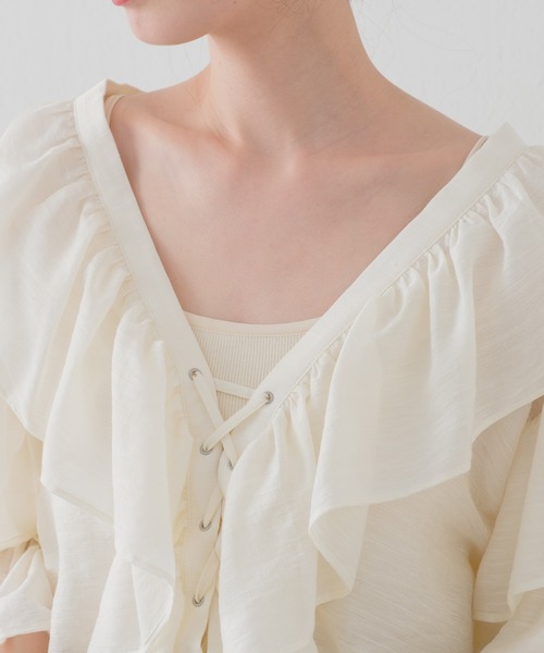 Kastane（カスタネ）の「【WEB限定】袖フリル編み上げボレロ（シャツ/ブラウス・レディース・オフホワイト/ブラック・FREE）」の13枚目の写真