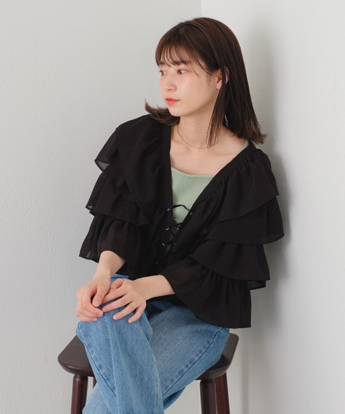 Kastane（カスタネ）の「【WEB限定】袖フリル編み上げボレロ（シャツ/ブラウス・レディース・オフホワイト/ブラック・FREE）」の5枚目の写真
