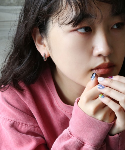 colleca la（コレカラ）の「[stainless]ステンレス・オーバルワンタッチフープピアス〈金属アレルギー対応〉（ピアス（両耳用）・レディース・ゴールド/シルバー・ﾌﾘ-）」の5枚目の写真
