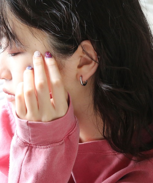 colleca la（コレカラ）の「[stainless]ステンレス・オーバルワンタッチフープピアス〈金属アレルギー対応〉（ピアス（両耳用）・レディース・ゴールド/シルバー・ﾌﾘ-）」の6枚目の写真