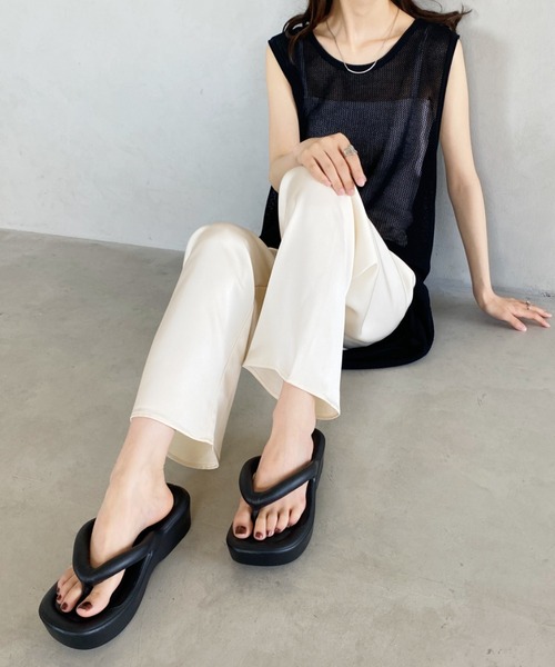 wears(ウェアーズ)の「EVAエアリーチューブ厚底サンダル(サンダル・レディース・ホワイト/ブラック・M/L)」の21枚目の写真