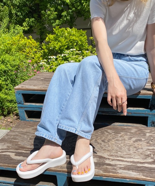 wears(ウェアーズ)の「EVAエアリーチューブ厚底サンダル(サンダル・レディース・ホワイト/ブラック・M/L)」の14枚目の写真