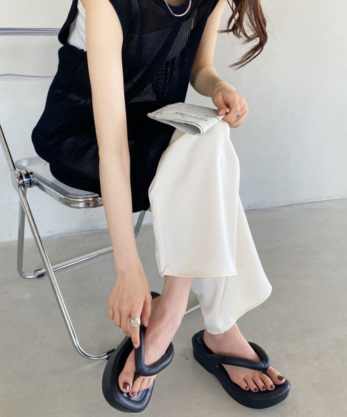 wears(ウェアーズ)の「EVAエアリーチューブ厚底サンダル(サンダル・レディース・ホワイト/ブラック・M/L)」の22枚目の写真