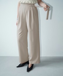 BACK OPEN STRAIGHT PANTS