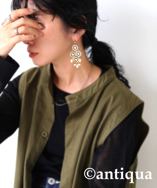 antiqua(アンティカ)の「大ぶりビジューピアス(ピアス(両耳用)・レディース・アンティークゴールド・FREE)」の9枚目の写真