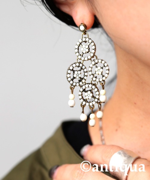 antiqua(アンティカ)の「大ぶりビジューピアス(ピアス(両耳用)・レディース・アンティークゴールド・FREE)」の12枚目の写真