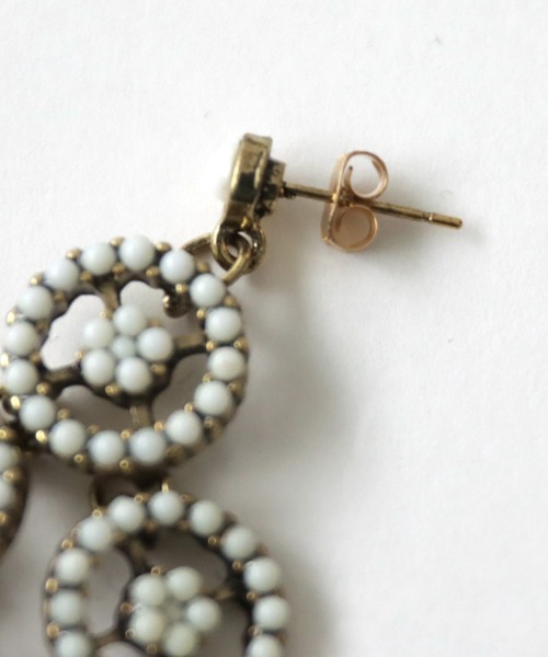 antiqua(アンティカ)の「大ぶりビジューピアス(ピアス(両耳用)・レディース・アンティークゴールド・FREE)」の2枚目の写真