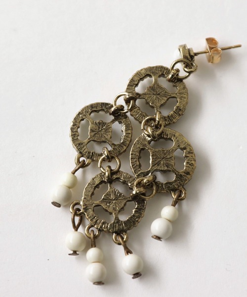 antiqua(アンティカ)の「大ぶりビジューピアス(ピアス(両耳用)・レディース・アンティークゴールド・FREE)」の13枚目の写真