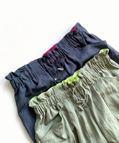 Q(キュー)の「カーゴワイドパンツ(その他パンツ・レディース・カーキ/チャコールグレー・MEDIUM)」の3枚目の写真