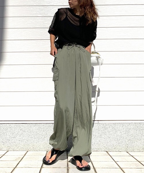 Q(キュー)の「カーゴワイドパンツ(その他パンツ・レディース・カーキ/チャコールグレー・MEDIUM)」の10枚目の写真