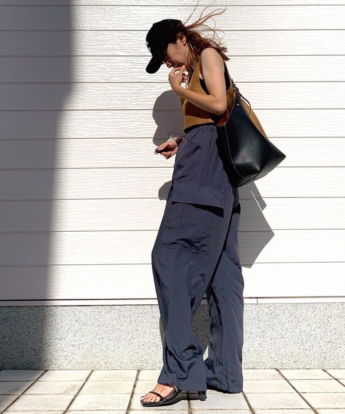 Q(キュー)の「カーゴワイドパンツ(その他パンツ・レディース・カーキ/チャコールグレー・MEDIUM)」の12枚目の写真