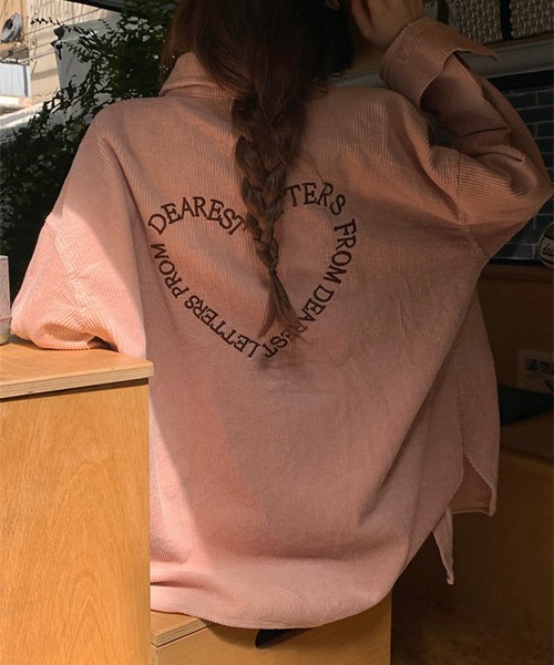 LYEON(リヨン)の「バックハート刺繍コーデュロイルーズシャツ(シャツ/ブラウス・レディース・ベージュ/ブラウン/ピンク・FREE)」の12枚目の写真