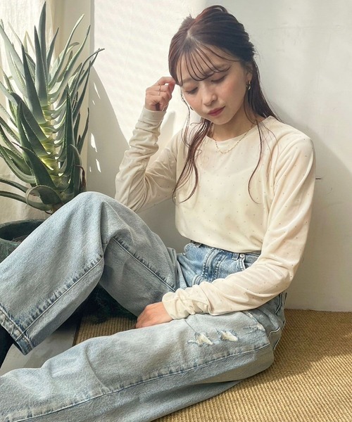 LOWRYS FARM(ローリーズファーム)の「ベロアクルーLS 980748(Tシャツ/カットソー・レディース・ブラック/ネイビー/グレー/アイボリー/グリーン・FREE)」の2枚目の写真