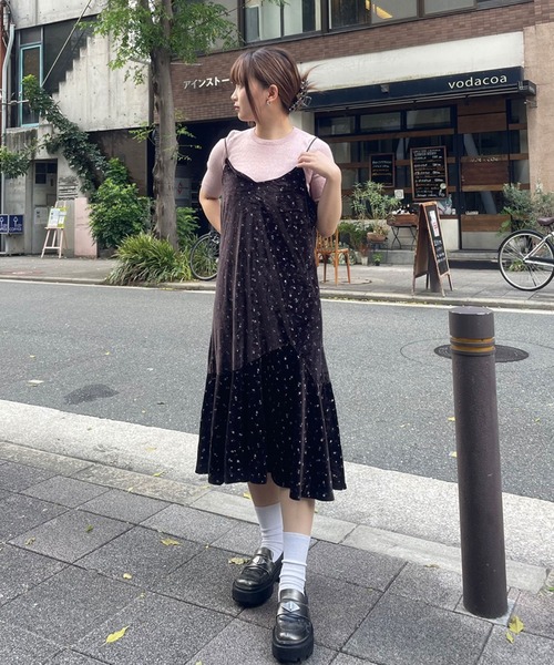 SPIGA（スピーガ）の「小花ﾌﾟﾘﾝﾄﾍﾞﾛｱﾛﾝｸﾞOP（Tシャツ/カットソー・レディース・ブラック/ブラウン・FREE）」の9枚目の写真